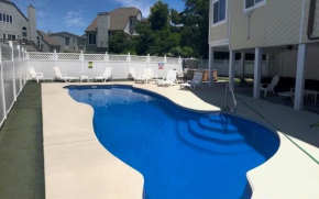 Oceanside, Private Pool, easy walk to Beach, Hot Tub, Corolla Light Amenities, 738- The Salty Pug